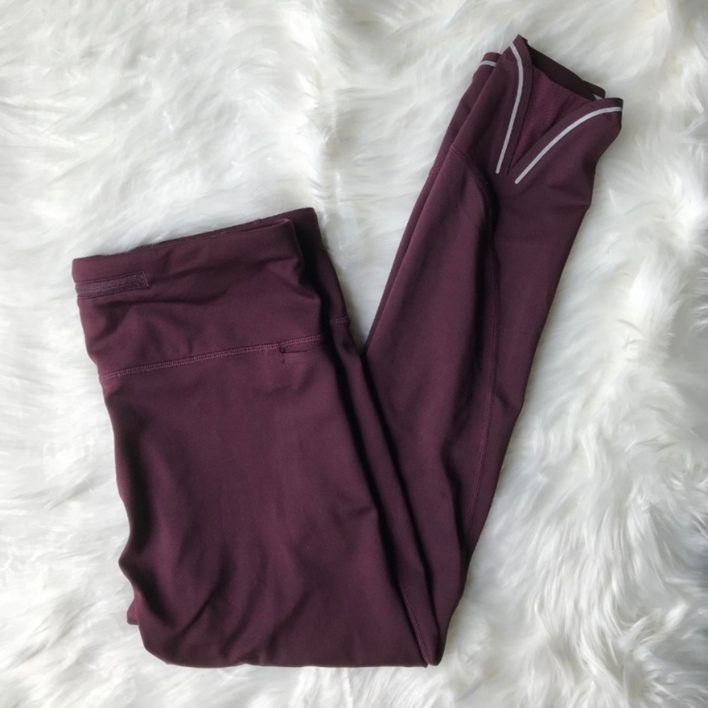 NWOT Athleta Maroon Run Free 7/8 Leggings